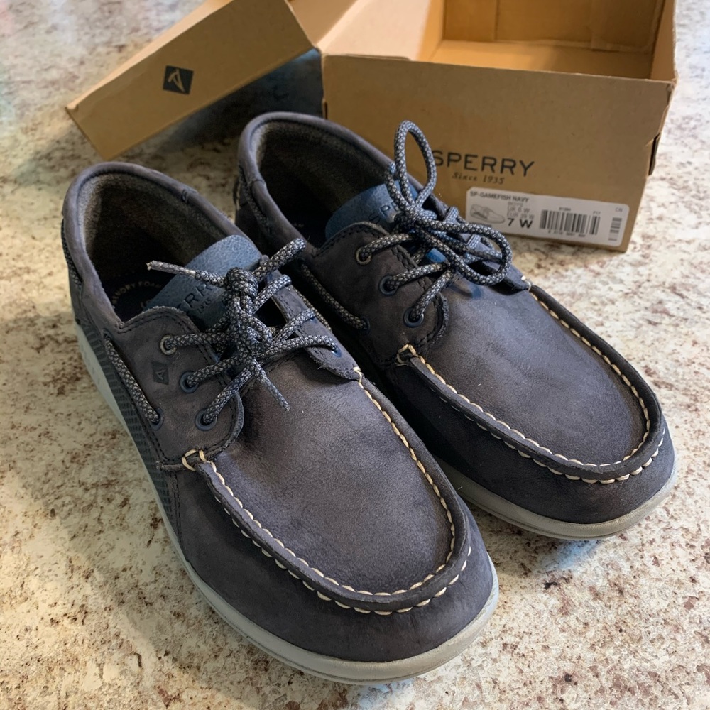 Sperry Gamefish navy shoes